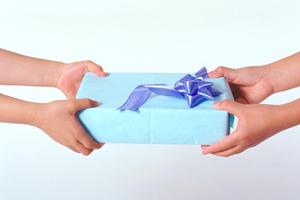 キャラクターグッズの販売をネットで。